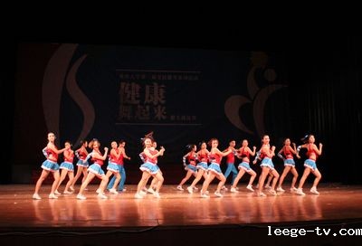 必威betway中文网第一届健美操大赛成功举办，外国语学院喜获第二名